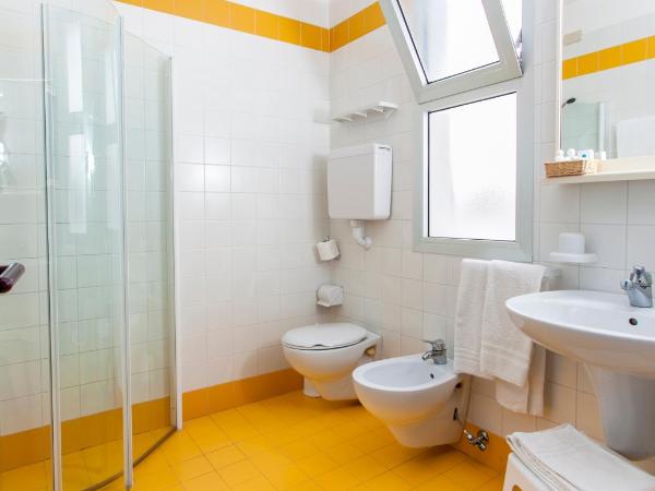 Hotel Wally : photo 4 de la chambre chambre triple basique