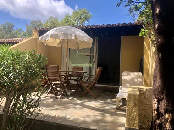 Villa Les Lieges de Palombaggia : photo 2 de la chambre bungalow - vue sur jardin
