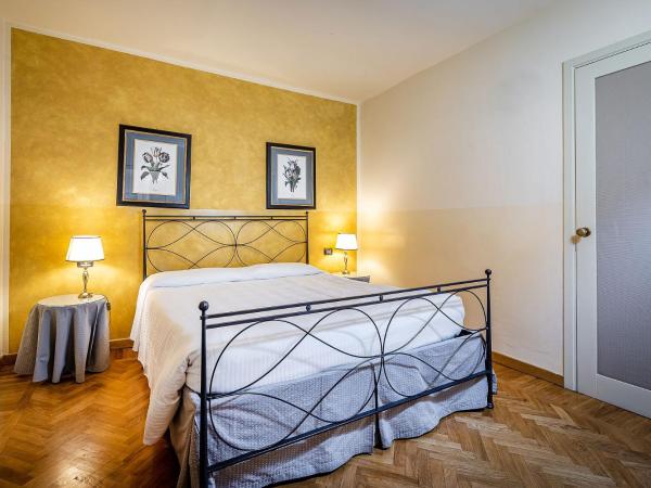 Palazzo Gamba Apartments al Duomo : photo 9 de la chambre appartement 2 chambres - vue sur dôme de cathédrale (4 adultes)