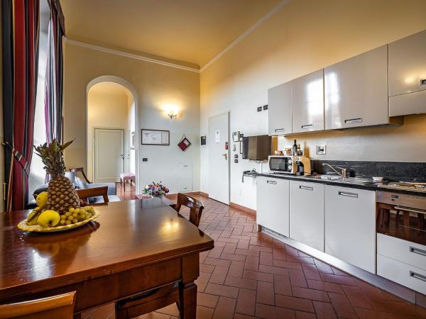 Palazzo Gamba Apartments al Duomo : photo 6 de la chambre appartement 2 chambres - vue sur dôme de cathédrale (4 adultes)