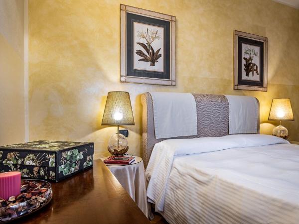 Palazzo Gamba Apartments al Duomo : photo 3 de la chambre appartement 3 chambres - vue sur dôme, baptistère et campanile