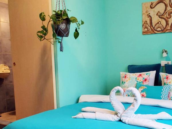 Shantee House : photo 2 de la chambre chambre double avec salle de bains privative