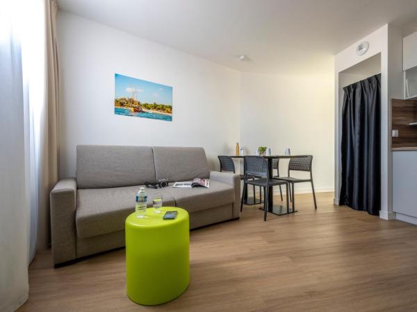 ATHOME RESIDENCE ET SPA : photo 3 de la chambre hébergement t2 classique