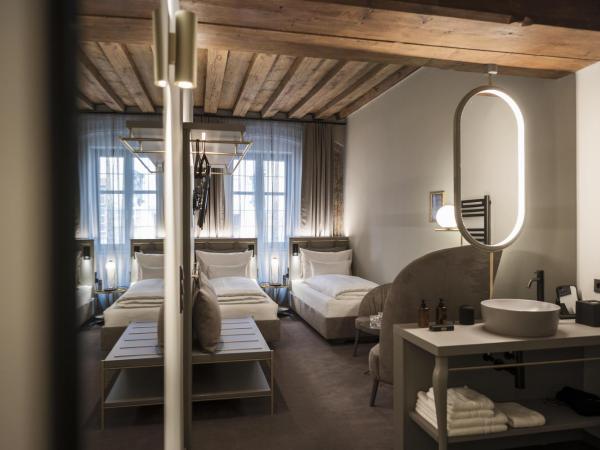 Altstadthotel Weisses Kreuz : photo 4 de la chambre chambre lits jumeaux