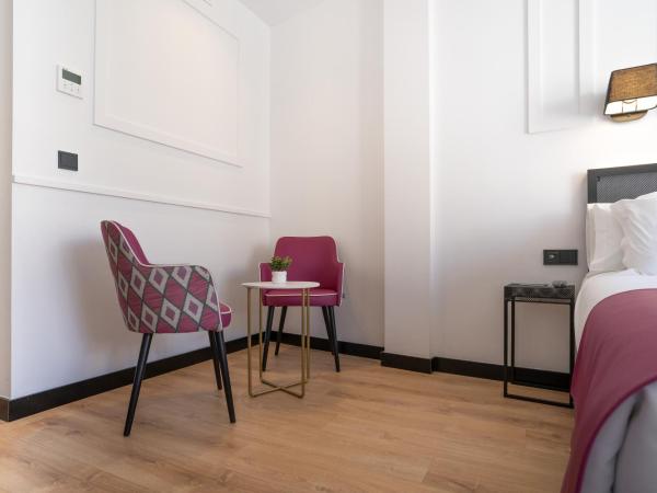 Hotel Boutique Puerta de las Granadas : photo 6 de la chambre hébergement premium avec jacuzzi - vue sur alhambra