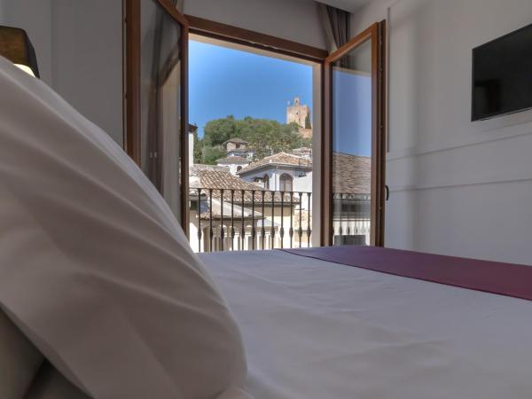 Hotel Boutique Puerta de las Granadas : photo 10 de la chambre hébergement premium avec jacuzzi - vue sur alhambra
