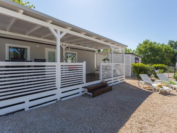 Zelena Laguna Mobile Homes : photo 5 de la chambre mobile home