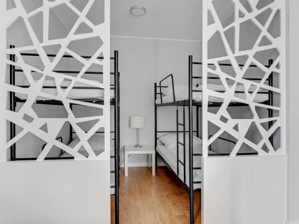 Przystanek Sopot Plaża : photo 7 de la chambre chambre familiale avec salle de bains privative