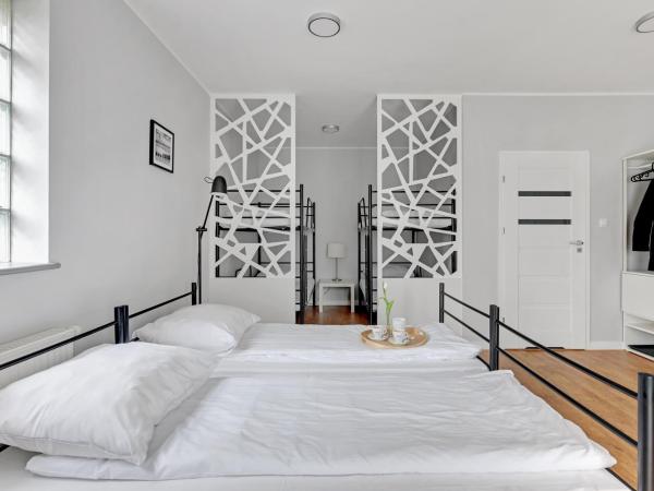 Przystanek Sopot Plaża : photo 6 de la chambre chambre familiale avec salle de bains privative