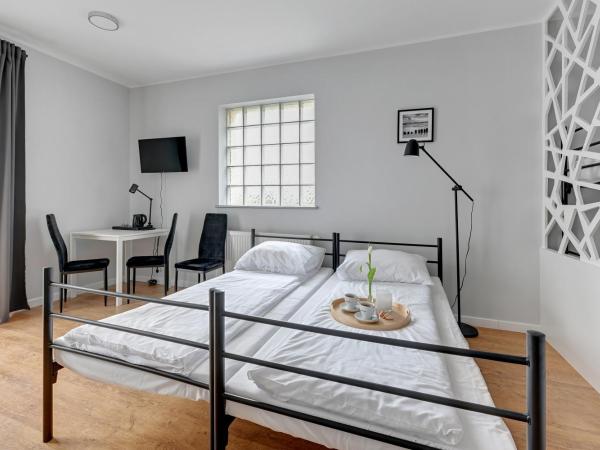 Przystanek Sopot Plaża : photo 4 de la chambre chambre familiale avec salle de bains privative