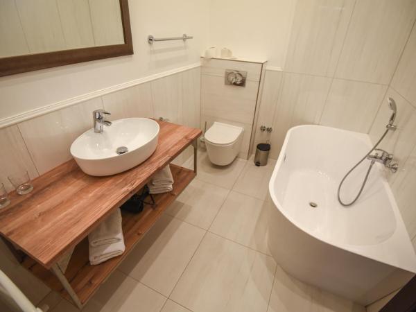 Villa Campana : photo 6 de la chambre chambre double deluxe avec baignoire