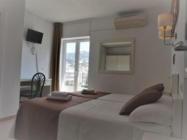 Hotel Hermes : photo 8 de la chambre chambre double ou lits jumeaux