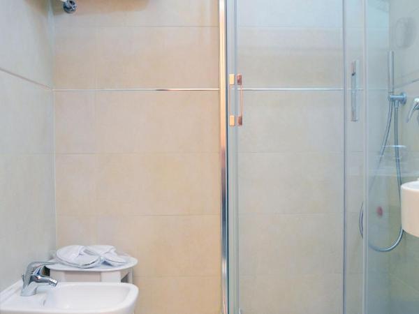 Hotel Aurora : photo 5 de la chambre chambre lits jumeaux