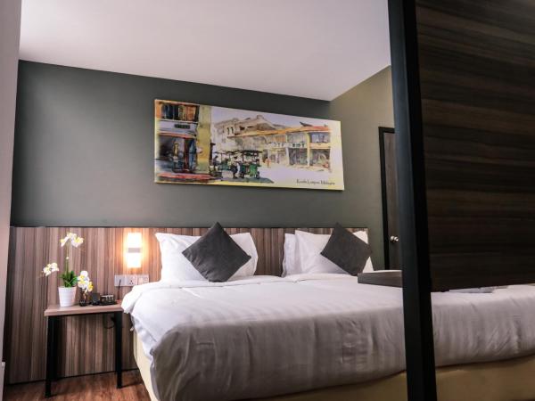 Days Hotel & Suites by Wyndham Fraser Business Park KL : photo 3 de la chambre chambre lit king-size deluxe - non-fumeurs