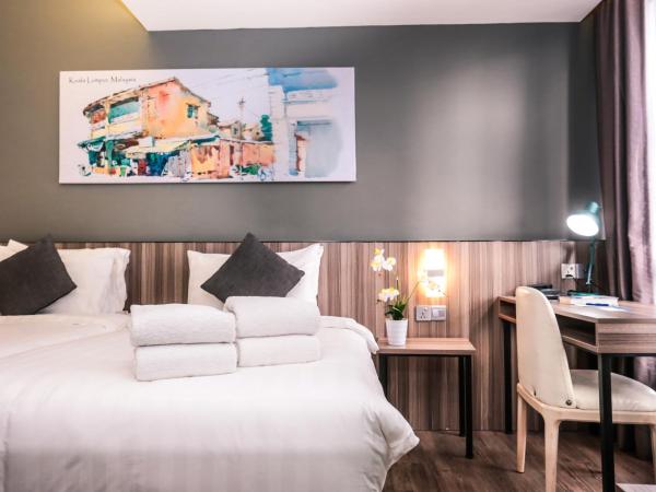 Days Hotel & Suites by Wyndham Fraser Business Park KL : photo 1 de la chambre chambre lit king-size supérieure - non-fumeurs