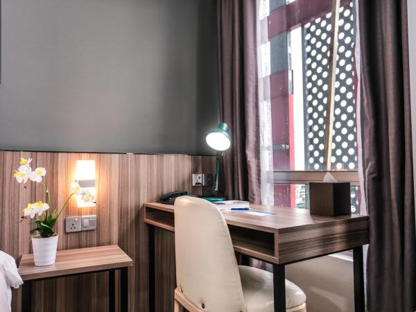 Days Hotel & Suites by Wyndham Fraser Business Park KL : photo 4 de la chambre chambre lit king-size supérieure - non-fumeurs