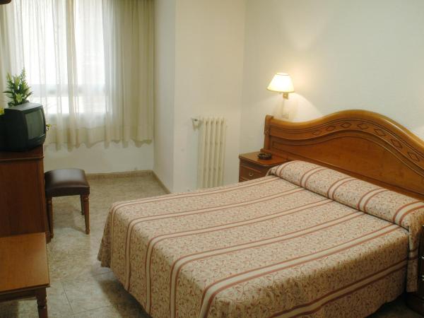 Hotel Riviera : photo 3 de la chambre chambre lit queen-size 