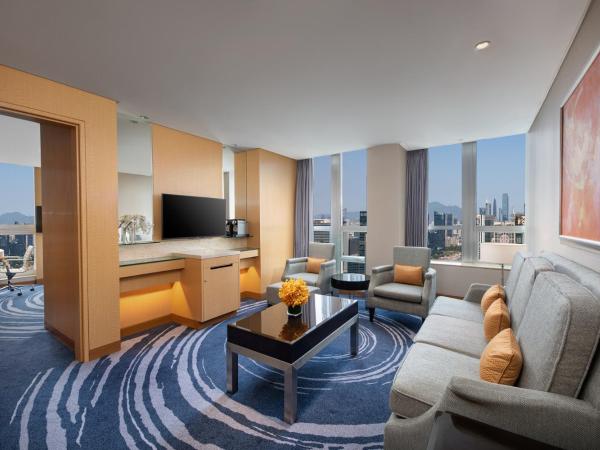 Crowne Plaza Shenzhen Futian, Near to Shenzhen Convention&Exhibition Centre, Shenzhen Stock Exchange and Shenzhen Civic Center, Outdoor Heated Pool : photo 1 de la chambre suite 1 chambre - vue sur ville