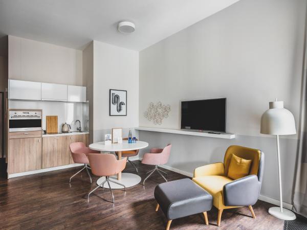 numa I Nook Rooms & Apartments : photo 1 de la chambre extra large studio with kitchen and sofa bed