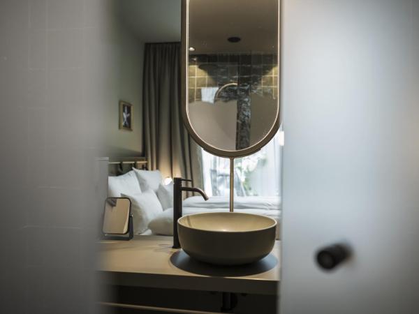 Altstadthotel Weisses Kreuz : photo 3 de la chambre chambre double avec patio