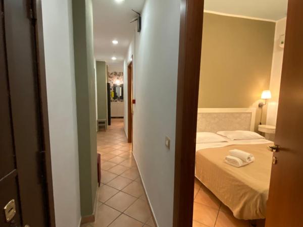 Hotel Europeo Napoli : photo 5 de la chambre appartement 2 chambres