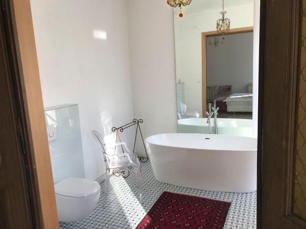 Design Apartments in Park : photo 3 de la chambre grande chambre double