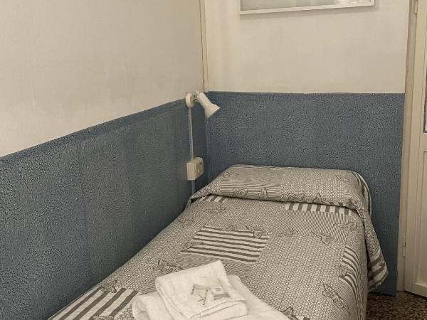 Albergo Novecento : photo 1 de la chambre chambre simple avec salle de bains commune