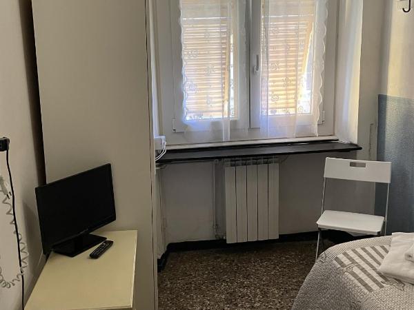 Albergo Novecento : photo 2 de la chambre chambre simple avec salle de bains commune