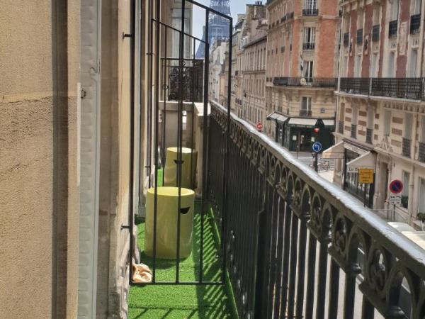 Elysées Union : photo 2 de la chambre chambre double avec balcon