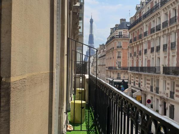 Elysées Union : photo 3 de la chambre chambre double avec balcon