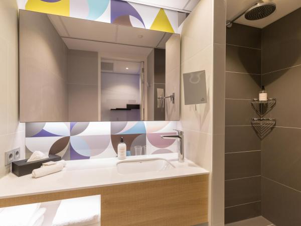 Postillion Hotel WTC Rotterdam : photo 4 de la chambre chambre lits jumeaux standard