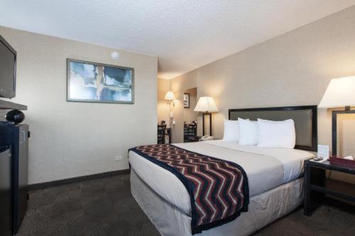 Carlton Inn Midway : photo 3 de la chambre room #284378919