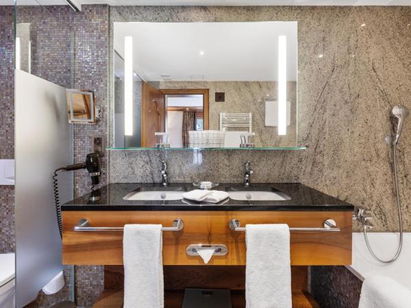 Grand Hotel Zermatterhof : photo 8 de la chambre chambre double de luxe