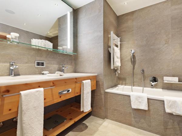 Grand Hotel Zermatterhof : photo 9 de la chambre chambre double de luxe - vue sur mont cervin