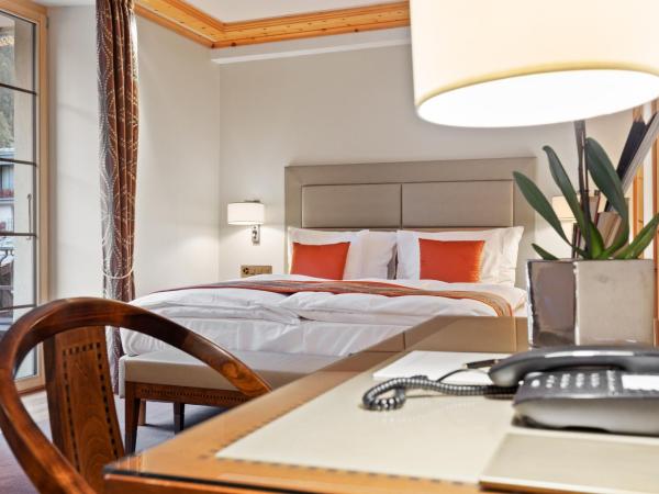 Grand Hotel Zermatterhof : photo 7 de la chambre chambre double de luxe - vue sur mont cervin