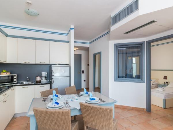 Resort del Mar : photo 4 de la chambre appartement supérieur 2 chambres avec balcon - vue sur mer (6 personnes)