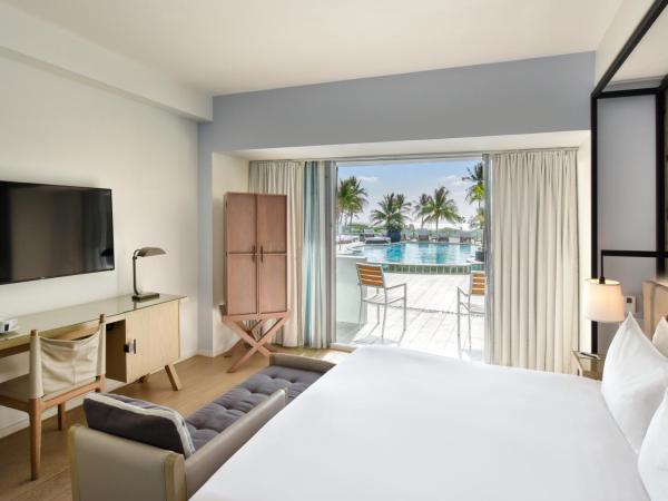 Hotel Victor South Beach : photo 1 de la chambre chambre lit king-size avec piscine