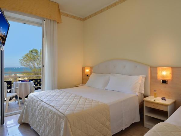 Hotel Gaston : photo 3 de la chambre chambre triple