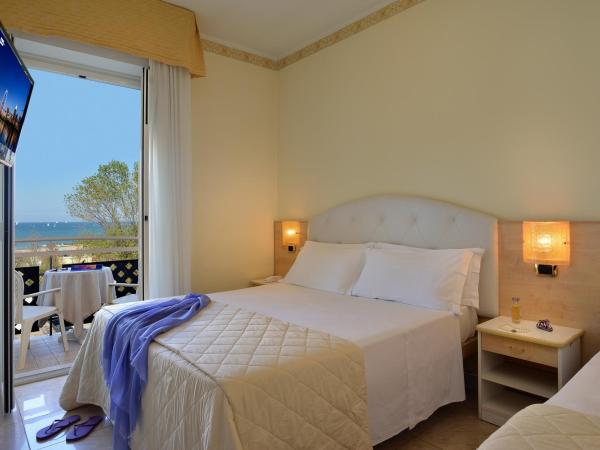 Hotel Gaston : photo 1 de la chambre chambre triple