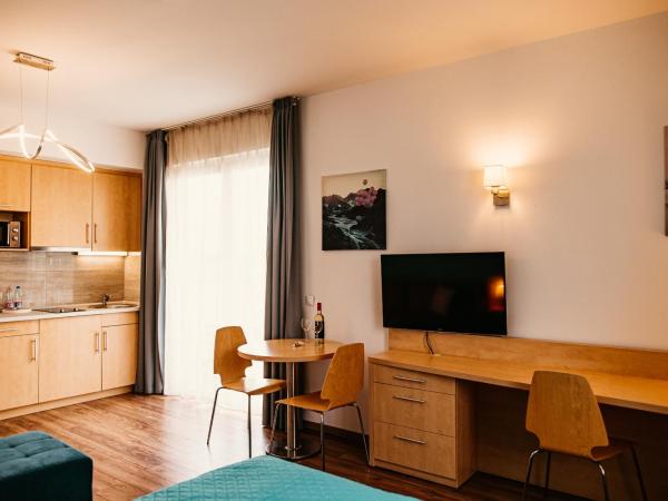 Tagore Spa Aparthotel : photo 10 de la chambre appartement avec balcon