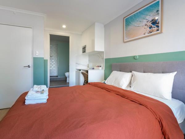 Manly Waves Studios & Apartments : photo 4 de la chambre studio avec balcon
