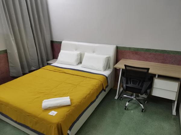 G Fortune Guest House Victoria Green : photo 3 de la chambre chambre double avec salle de bains privative