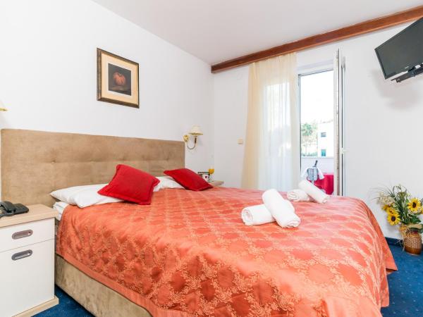 Hotel Dubrovnik : photo 7 de la chambre offre spéciale - chambre double avec balcon et navette aéroport aller simple