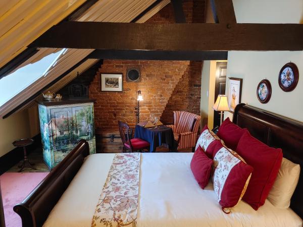 Le Clos Saint-Louis : photo 1 de la chambre chambre lit queen-size supérieure – quatrième Étage