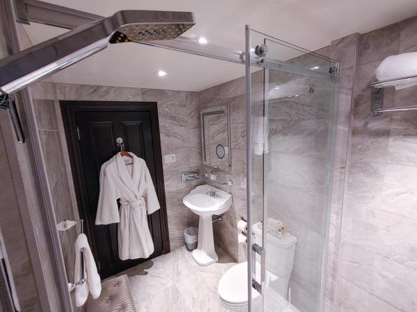 Le Clos Saint-Louis : photo 7 de la chambre chambre lit queen-size prestige – Étages inférieurs
