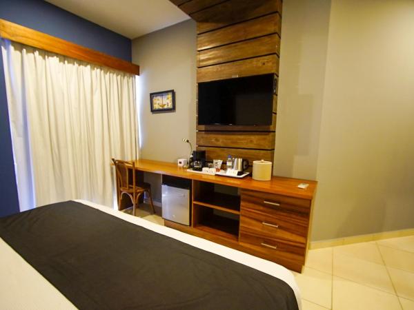 Hotel Clipperton : photo 9 de la chambre chambre lit king-size deluxe avec canapé-lit