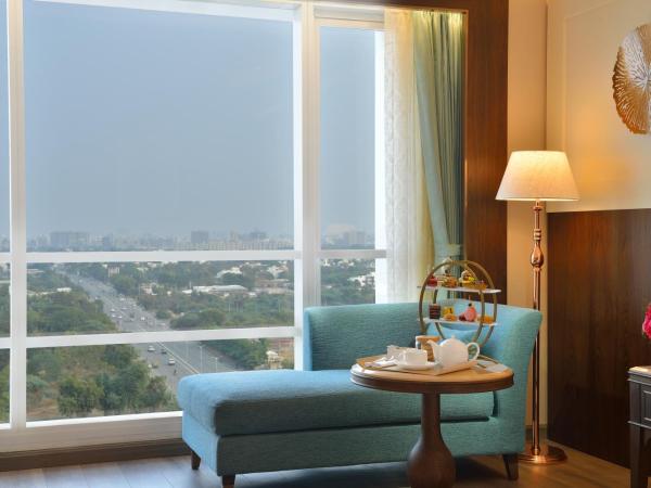 Taj Skyline Ahmedabad : photo 1 de la chambre chambre lit king-size de luxe