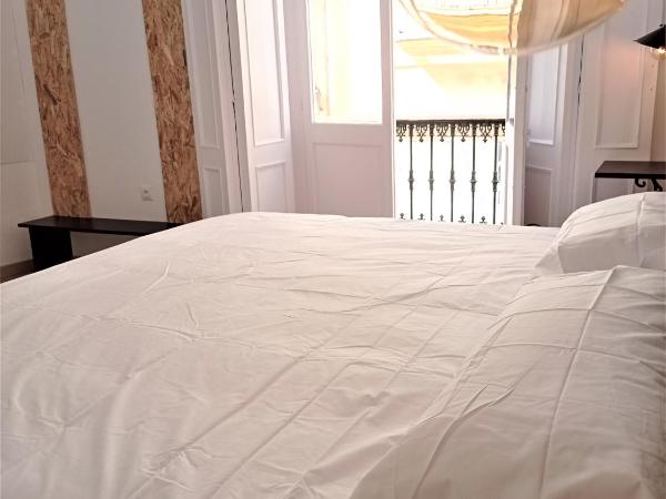 Planeta Cadiz Hostel : photo 3 de la chambre chambre double ou lits jumeaux deluxe avec balcon