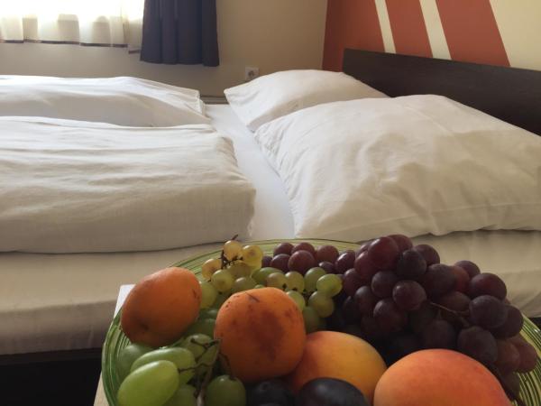 City Hotel Agoston : photo 10 de la chambre chambre triple standard