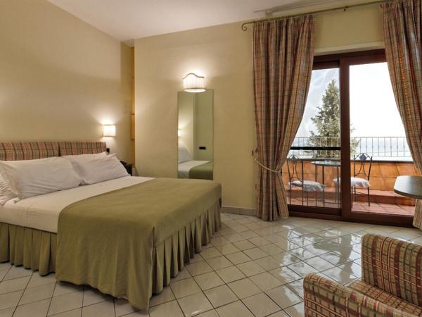 Hotel Villa Poseidon & Events : photo 6 de la chambre chambre double avec balcon - vue sur mer